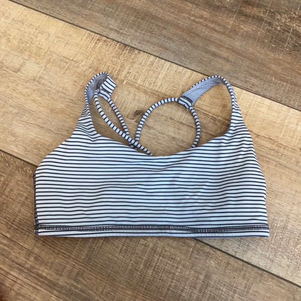 Lululemon sports bra